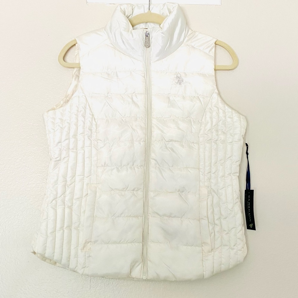 U.S Polo Assn. Cream color vest. Size: M